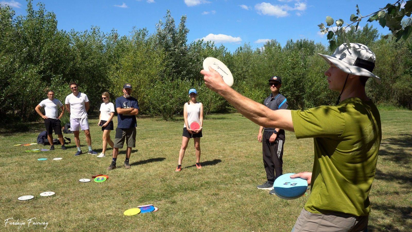 Otwarty trening disc golfa Fairway na Drodze Golfowej w Warszawie